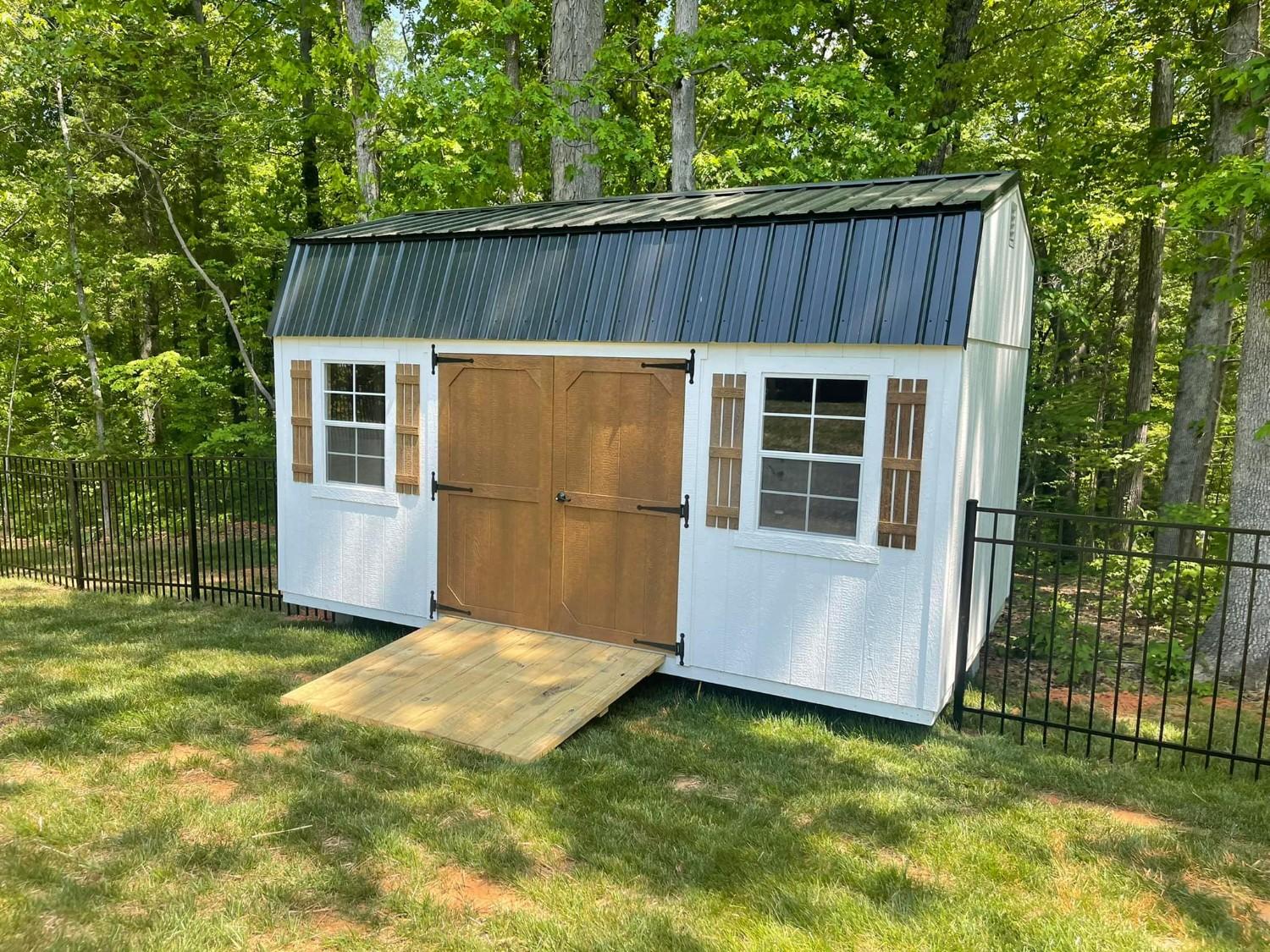 barnshedwithfencecute