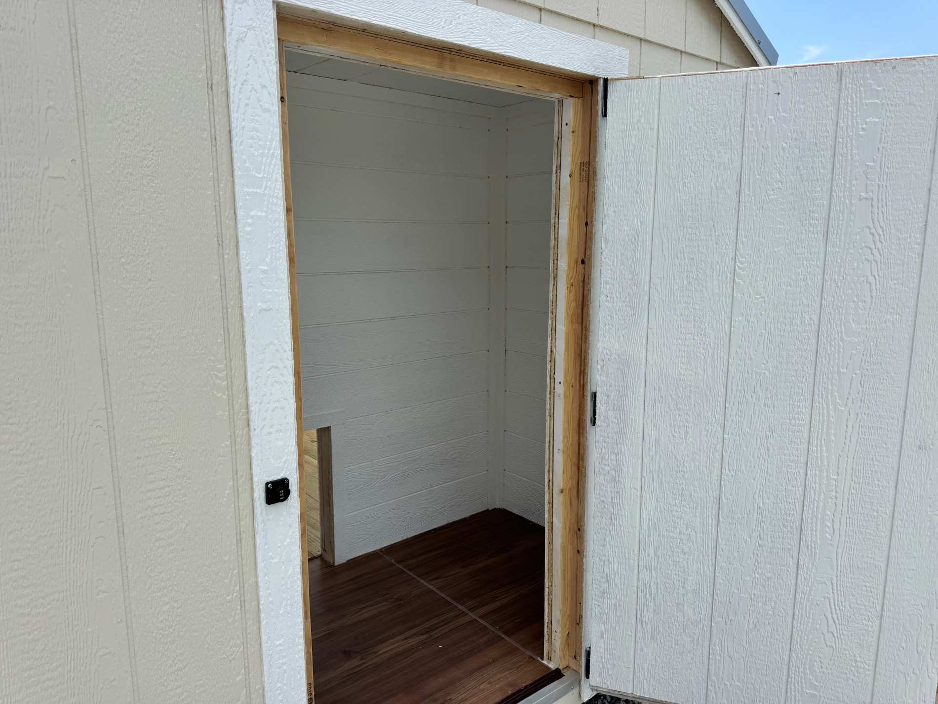 8x12 Dog Kennel (Beige) | $211 A Month!