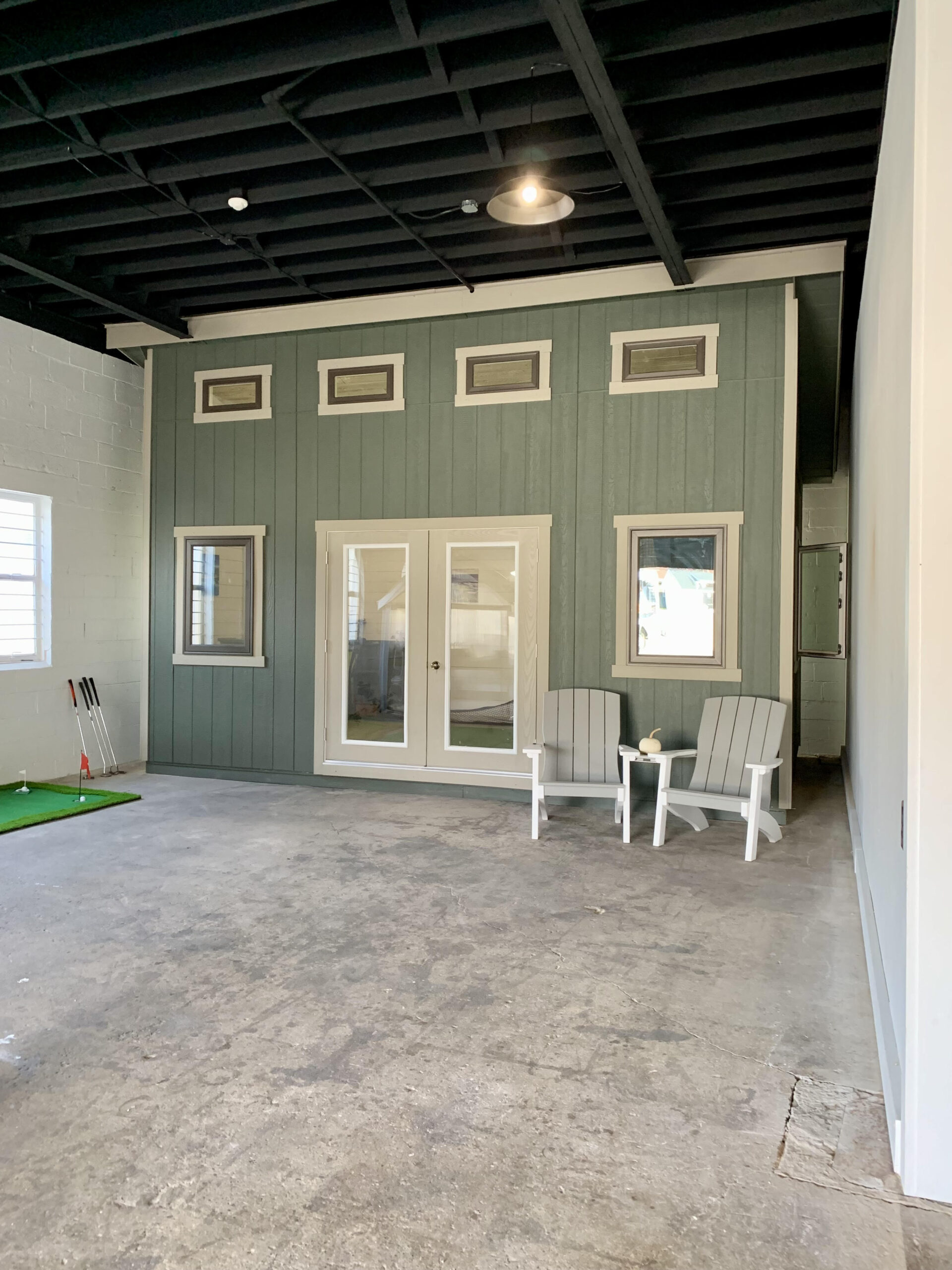 SHOWROOM Model – The 19th Hole!  Custom 12’x20′ Golf Studio