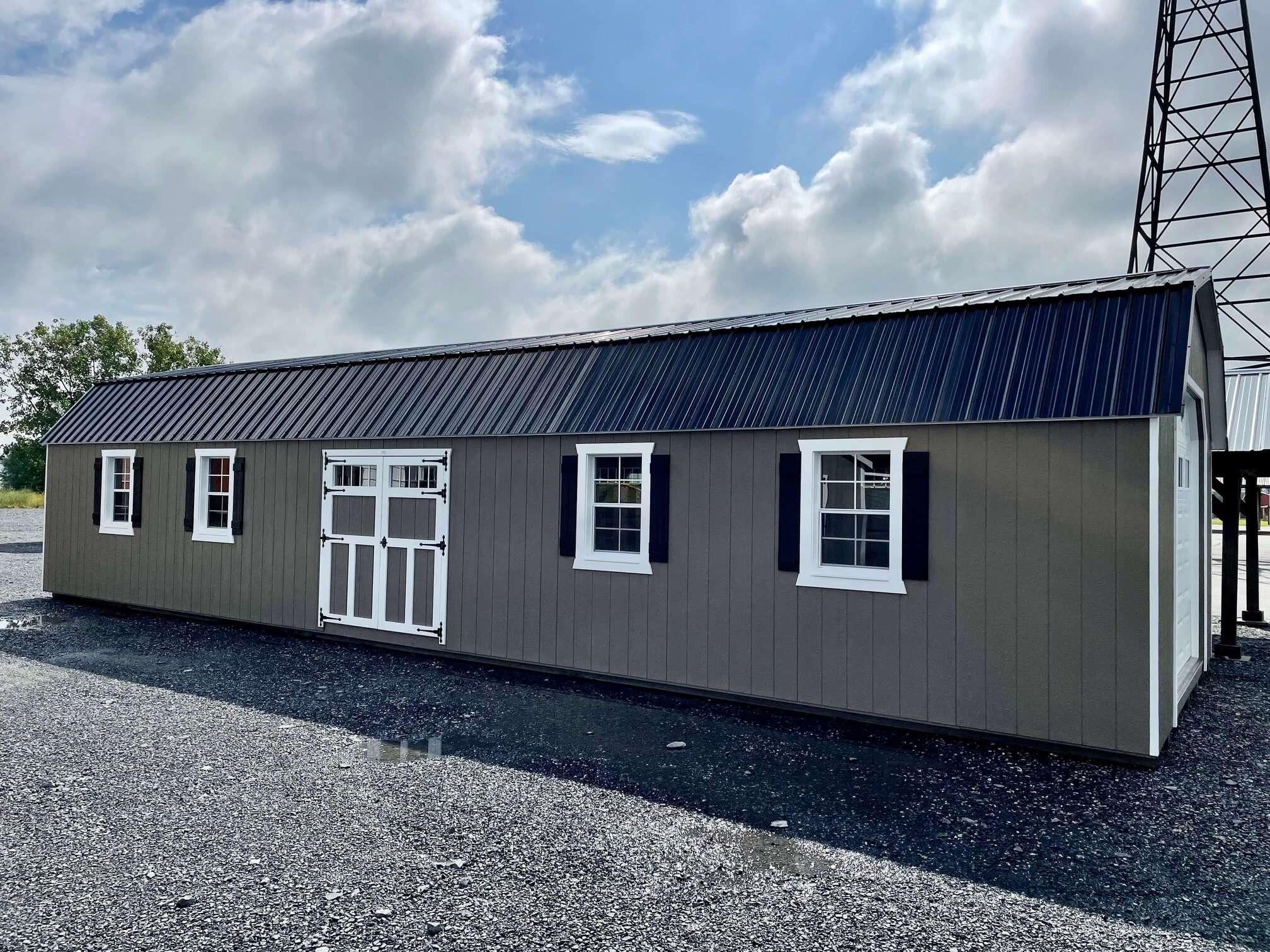 Elite Barn Helmuth