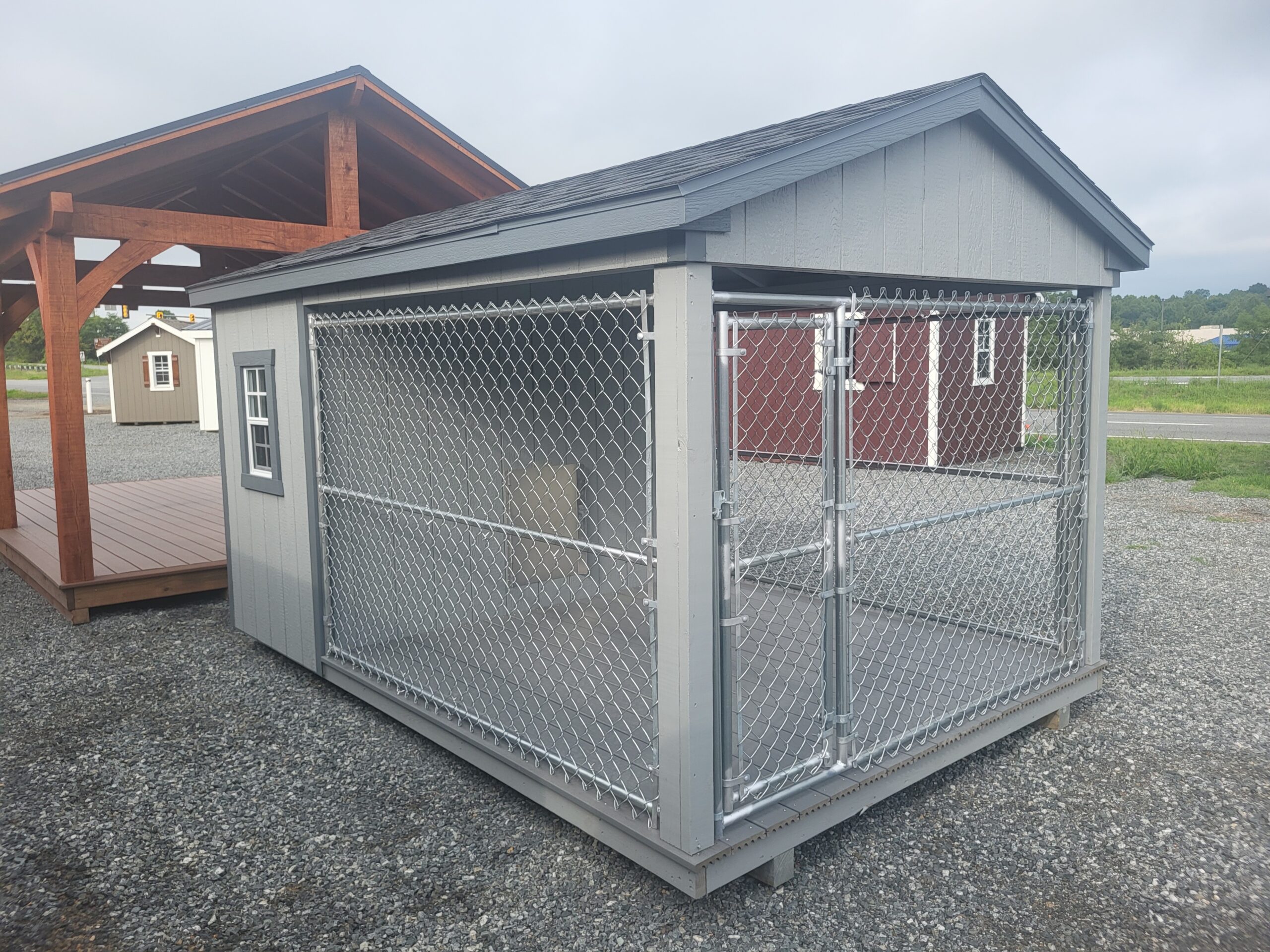 RV24056 – 8x12x6 Dog Kennel