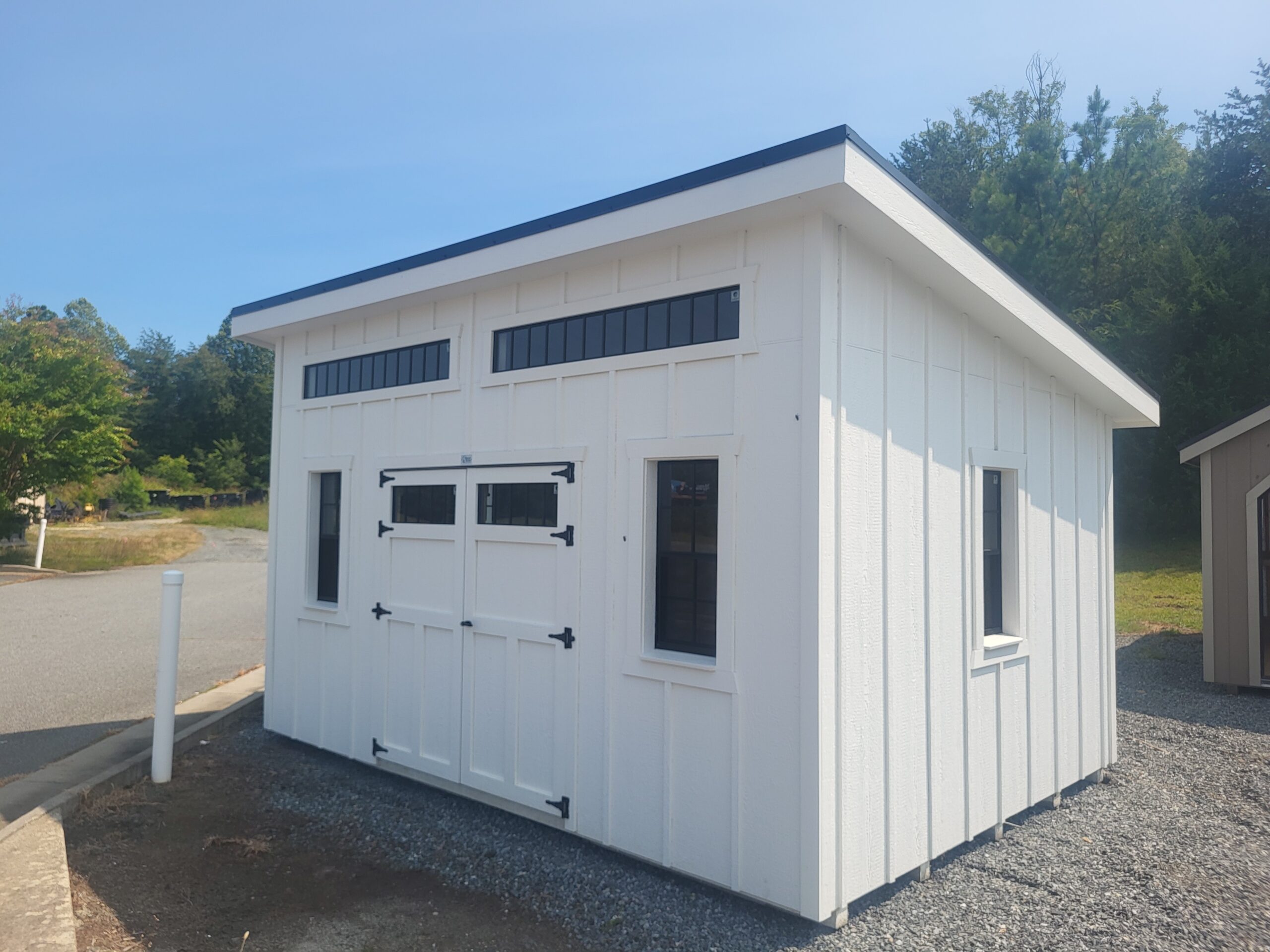 RV25052 12X16X8 Studio