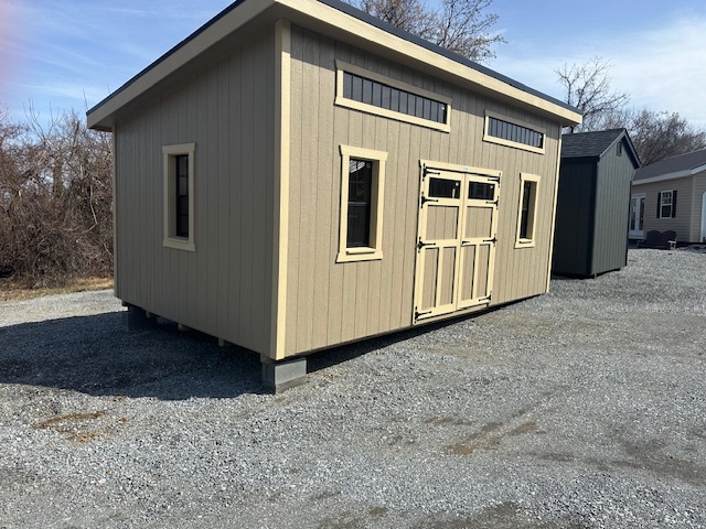 12x20x8 Studio in Buckskin with Tan Trim