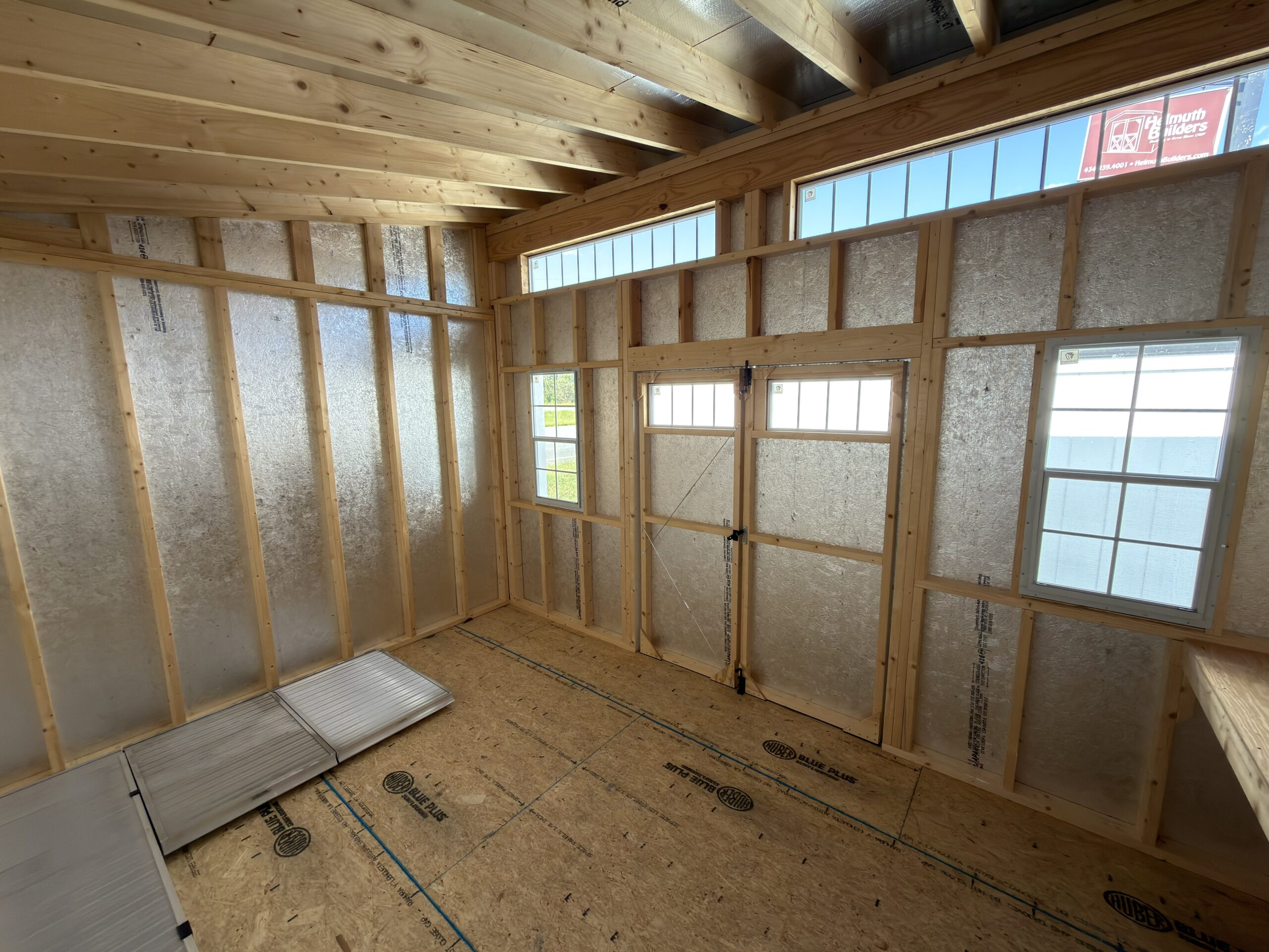 RV25115 10x14x8 Studio