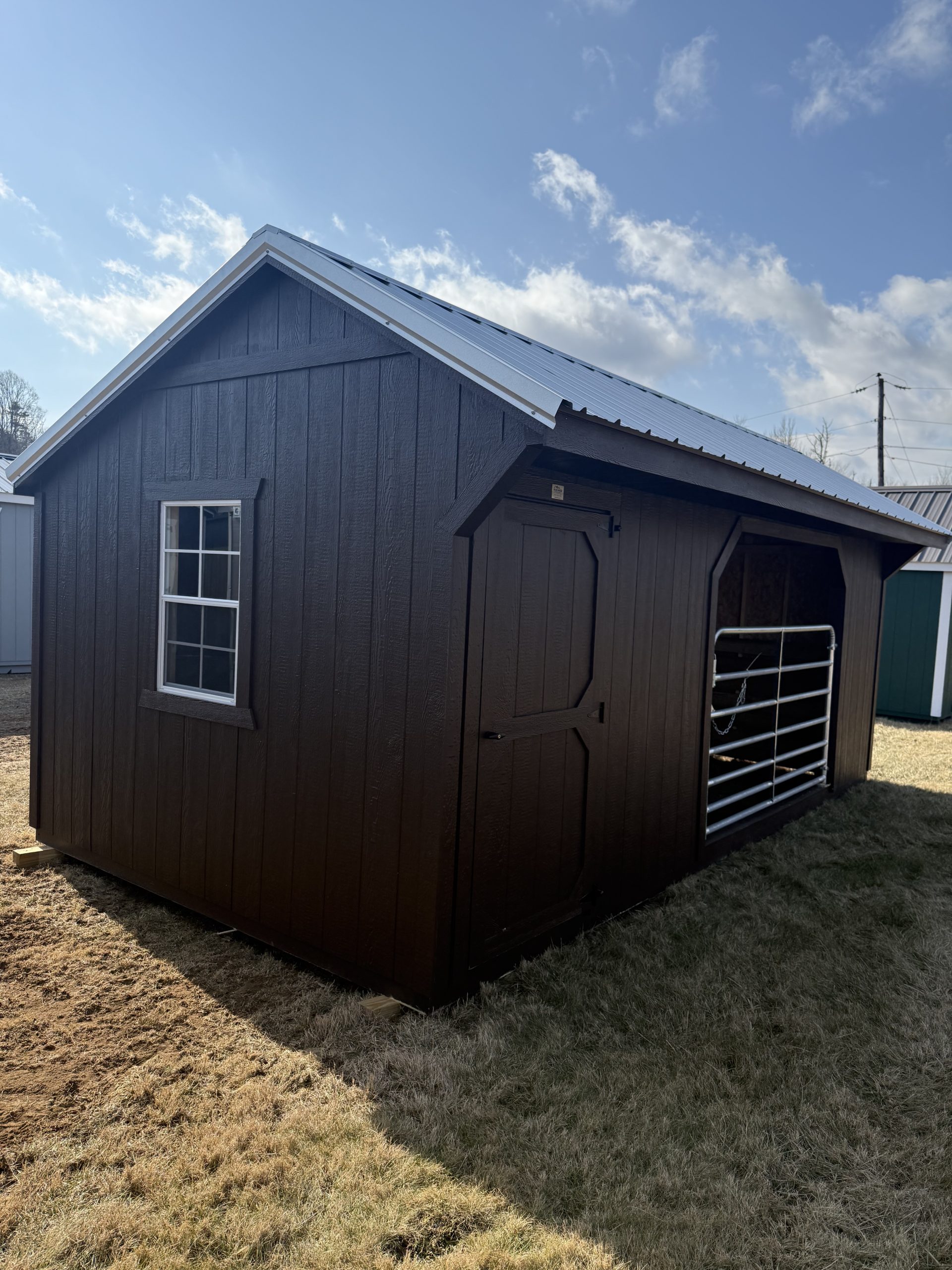 10×16 Run-in With Tackroom