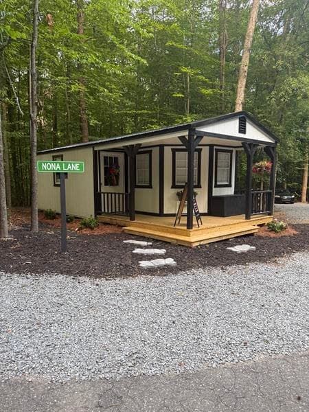 nona lane shed turned boutique
