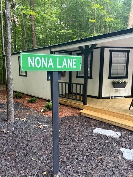 none lane road sign