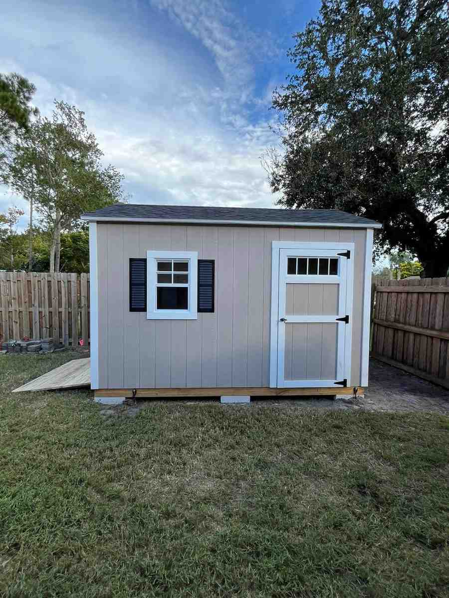 8x12Shed_transoms_singledoor_shutters_Ryan