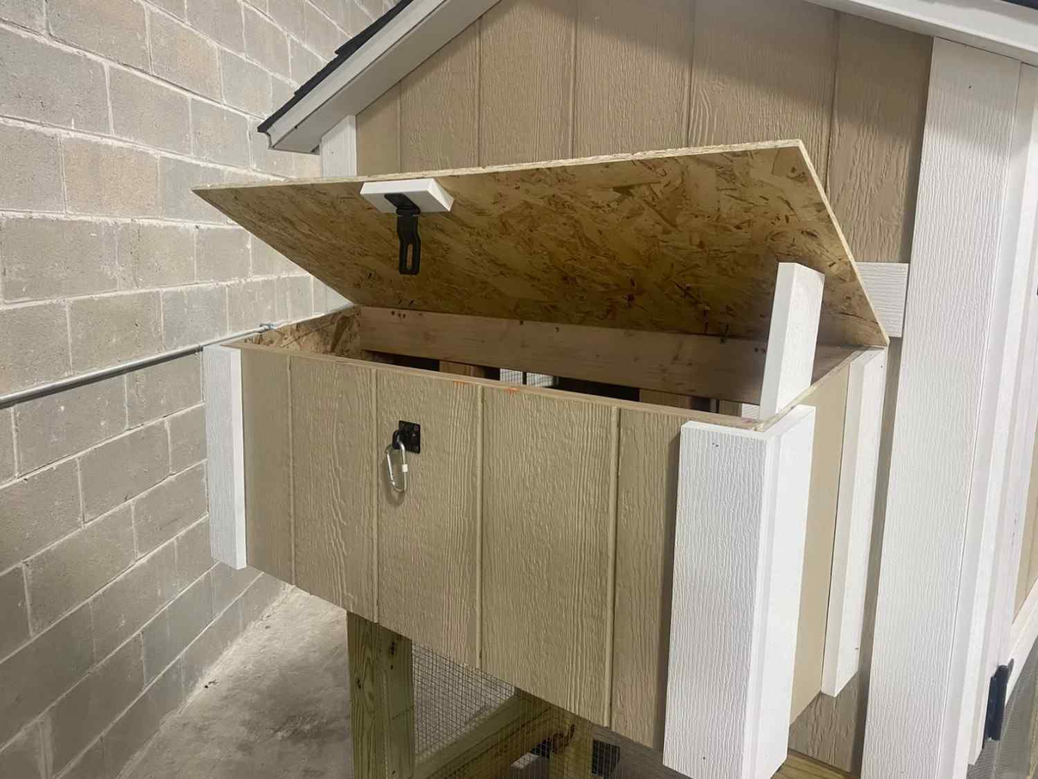 Backyard Chicken Coop Nesting Box Chicken Coops 12 17 2025_10_42_P