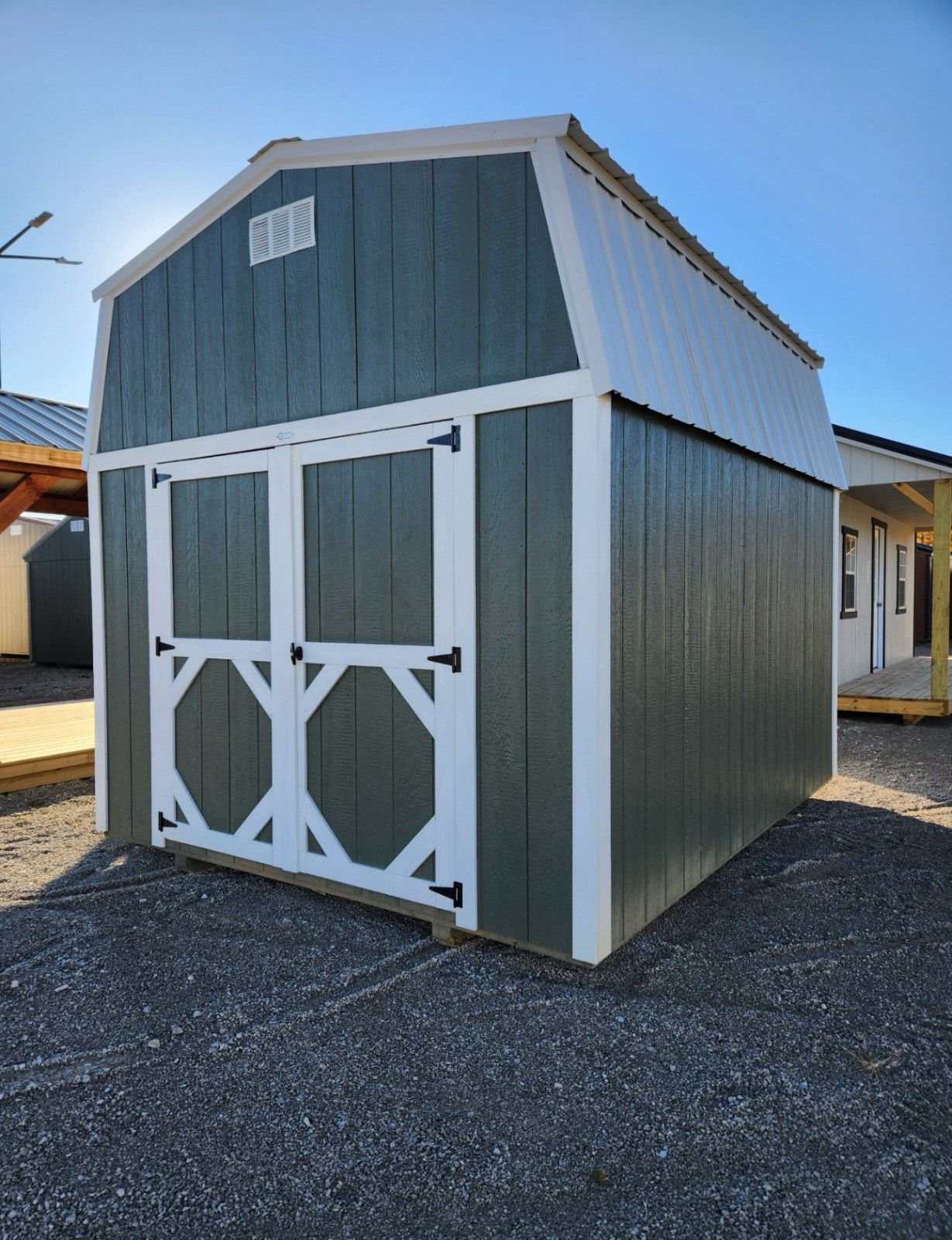 10×12 High Barn – 2432