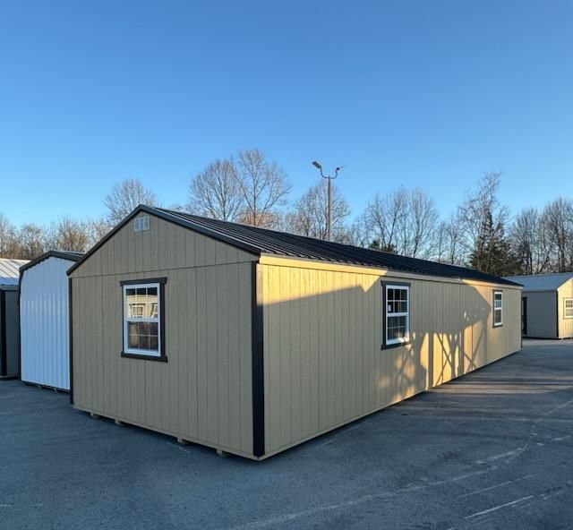 16×48 Lakeside Cottage – 8224