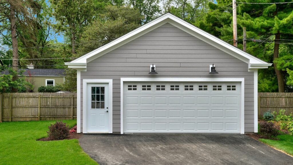 5 Reasons to Consider a Detached Garage