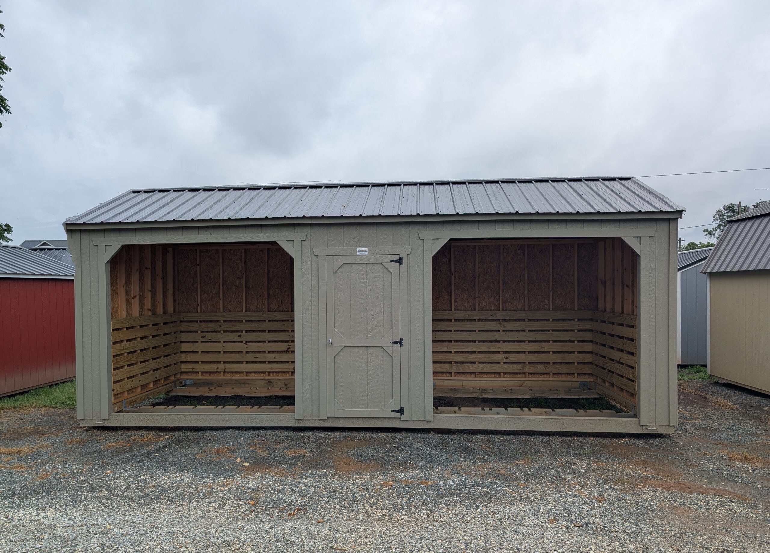 10×24 Animal Shelter-VA10681
