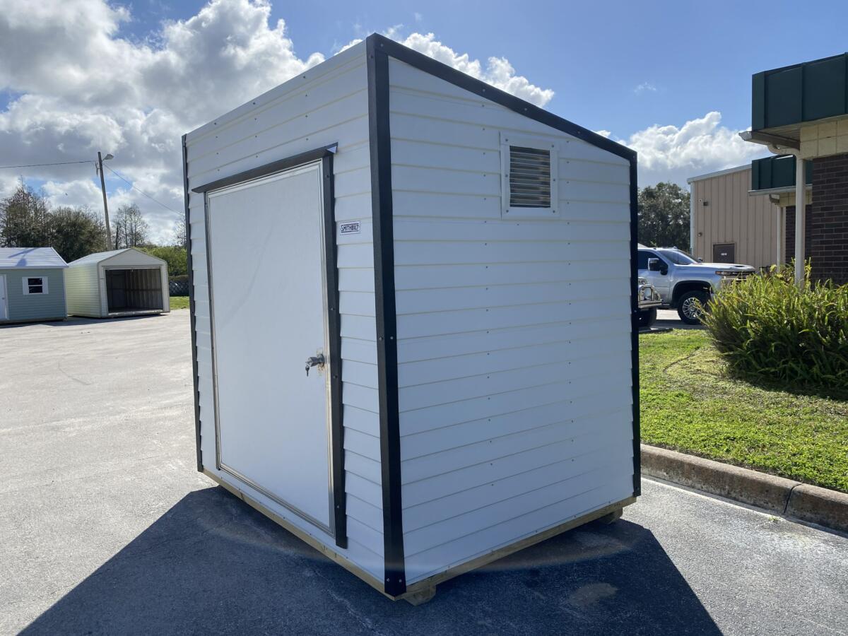 Monoslope bull shed with 60'' door and peak vent