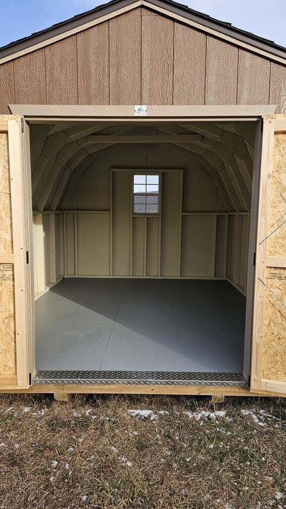 Mini Barn   Interior