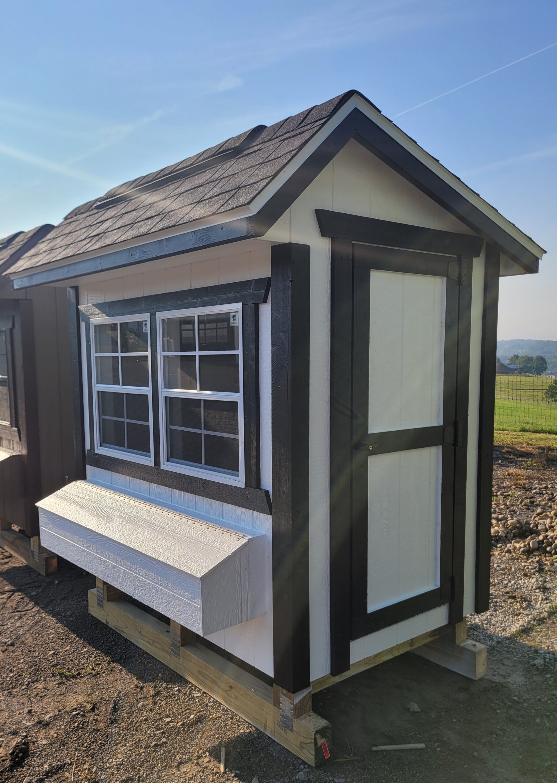 #53-4’x6′ Saltbox Coop