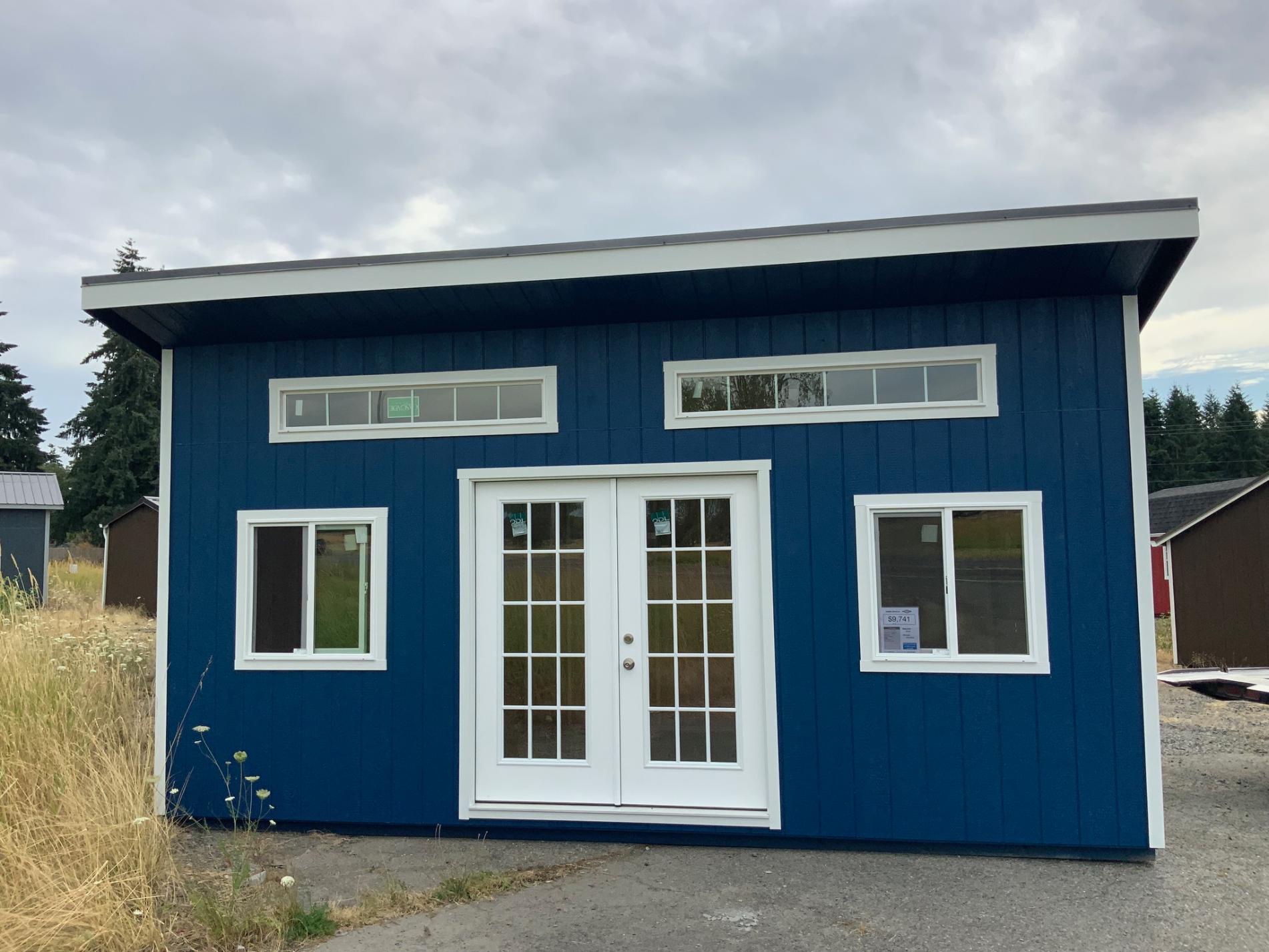 10×20 Studio