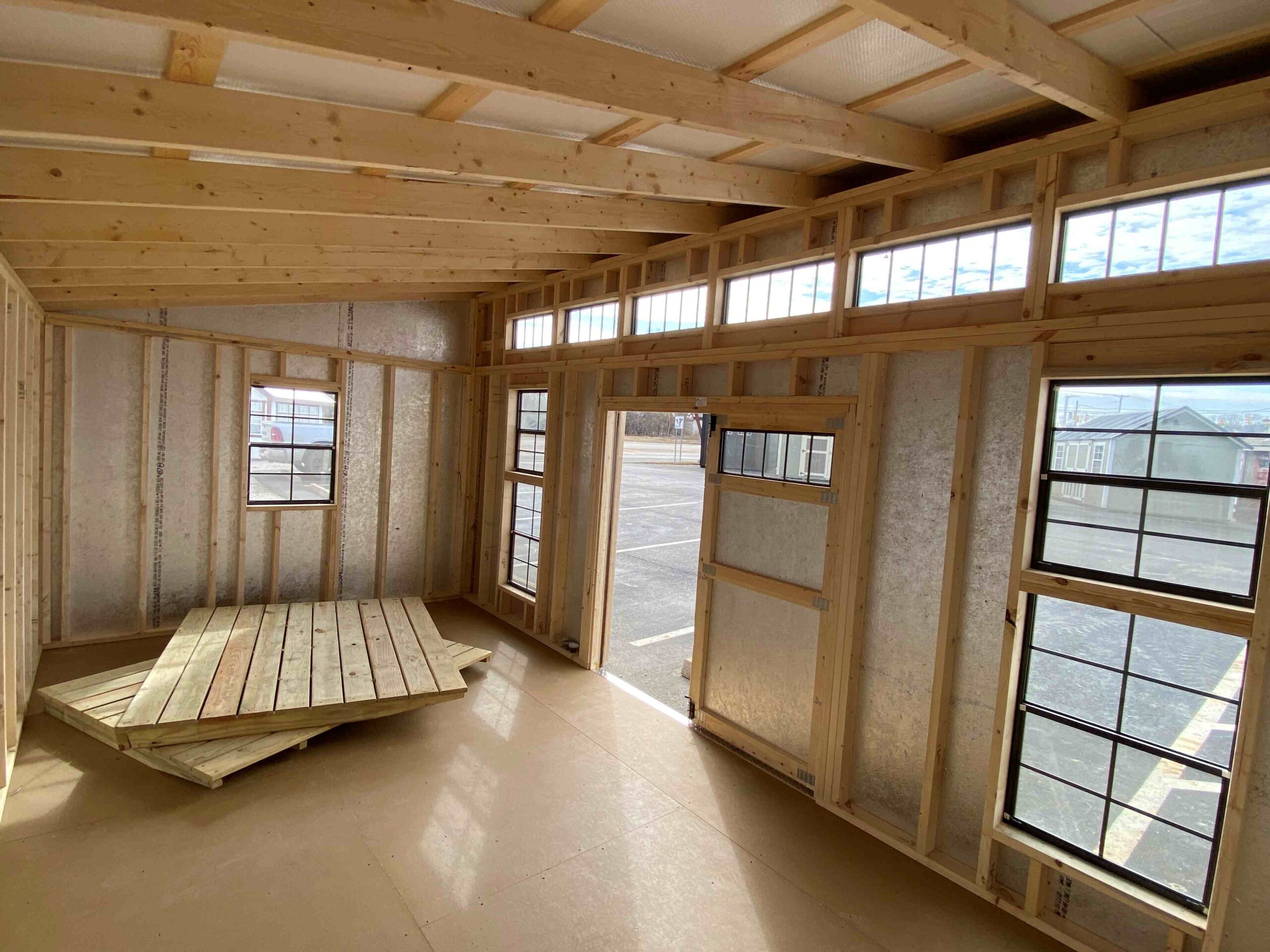 Studio 10 x 20