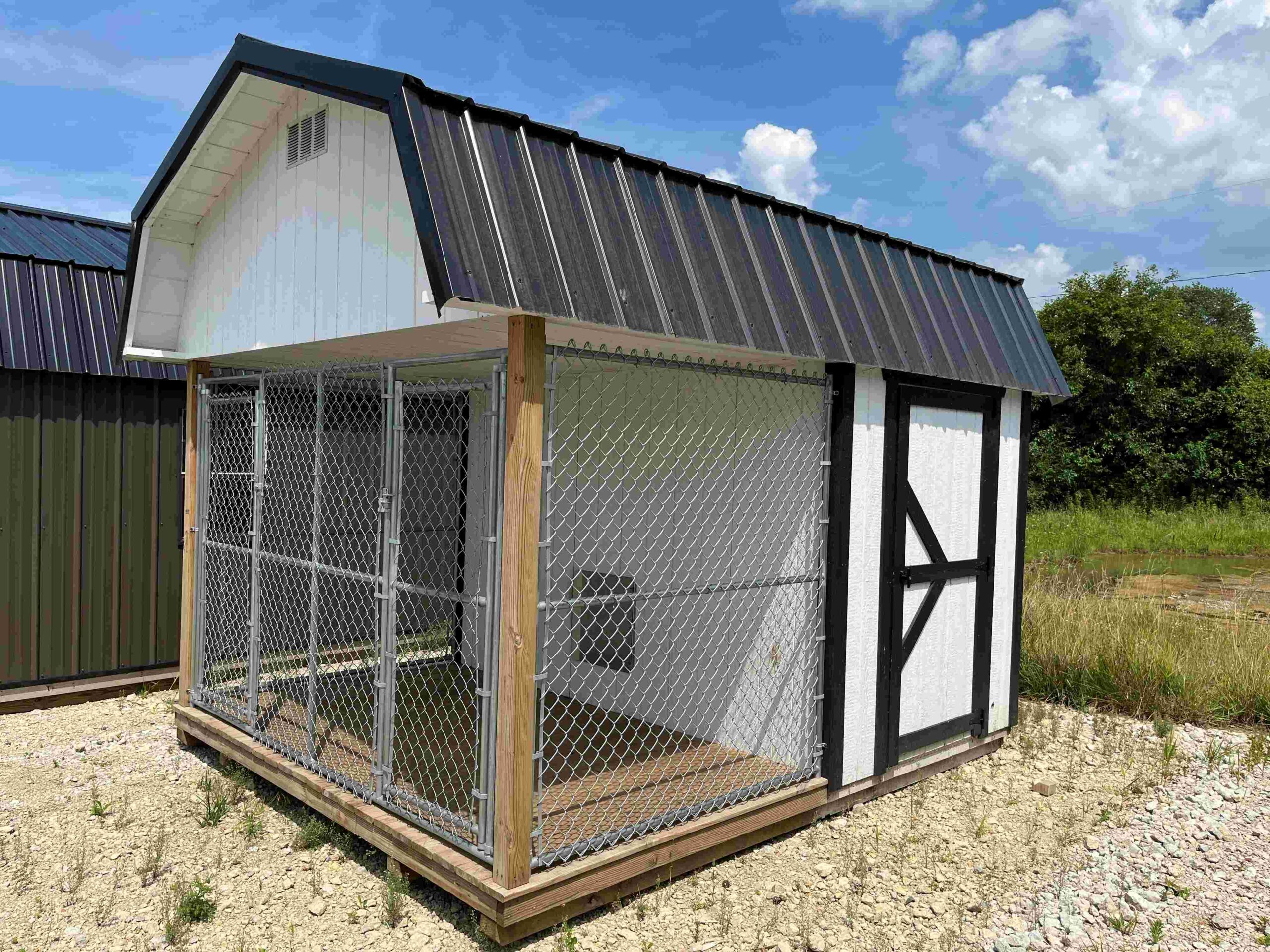 PRE-OWNED Dog Kennel 10 x 12