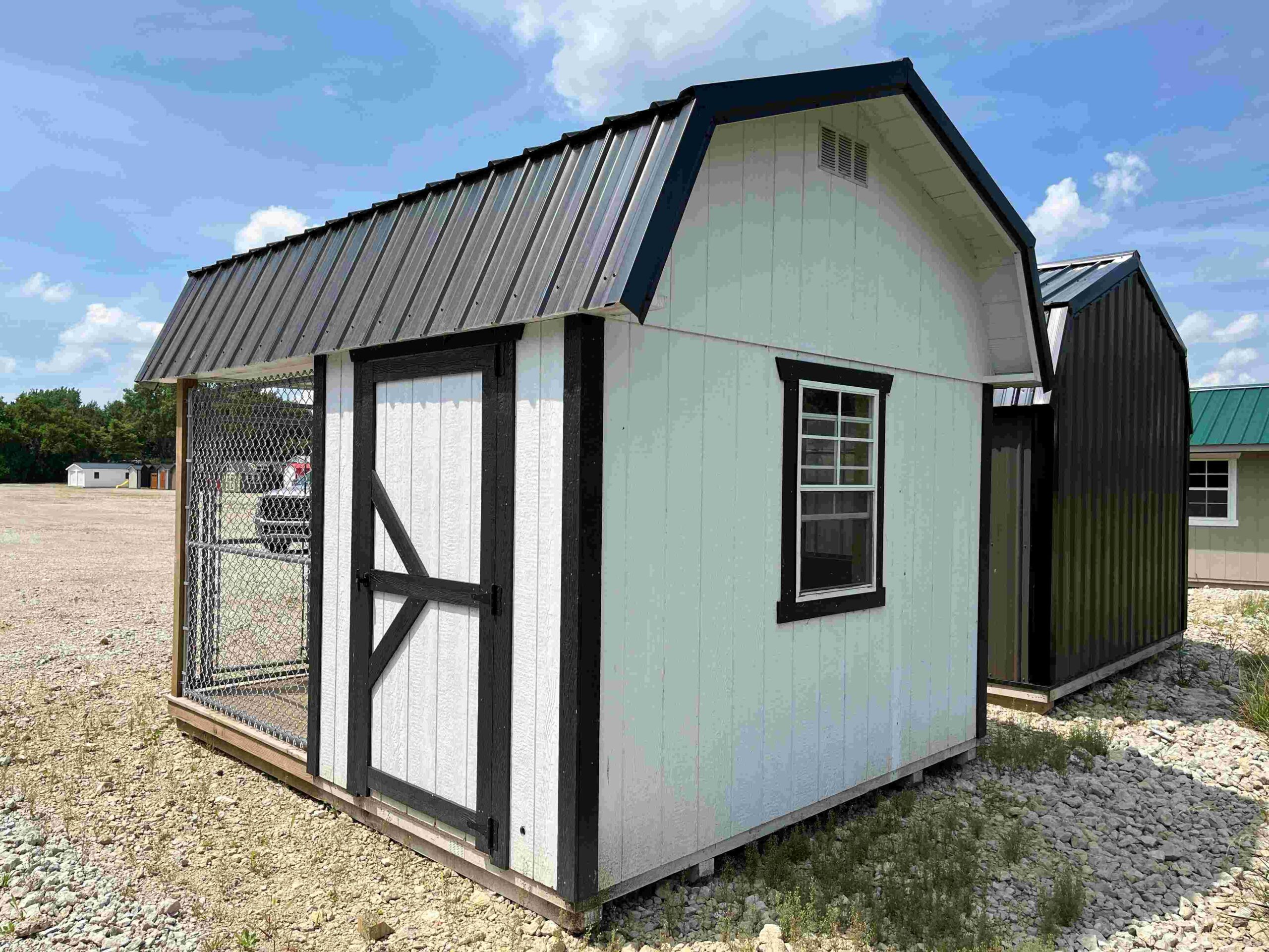 PRE-OWNED Dog Kennel 10 x 12