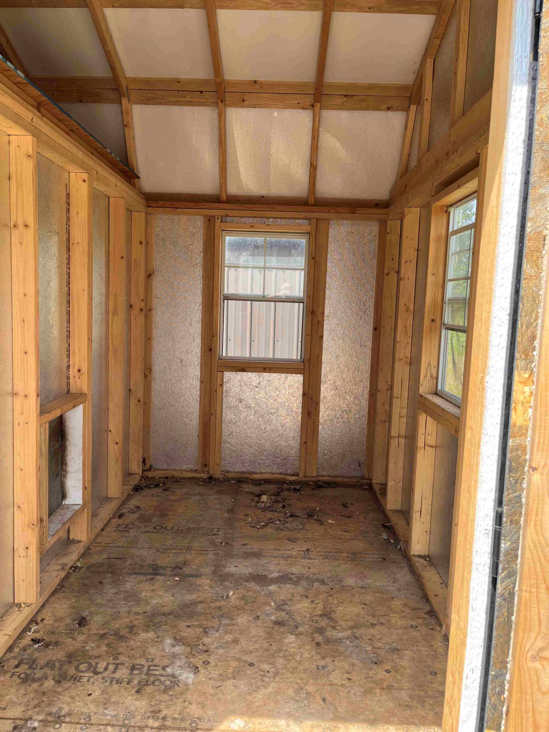 PRE-OWNED Dog Kennel 10 x 12