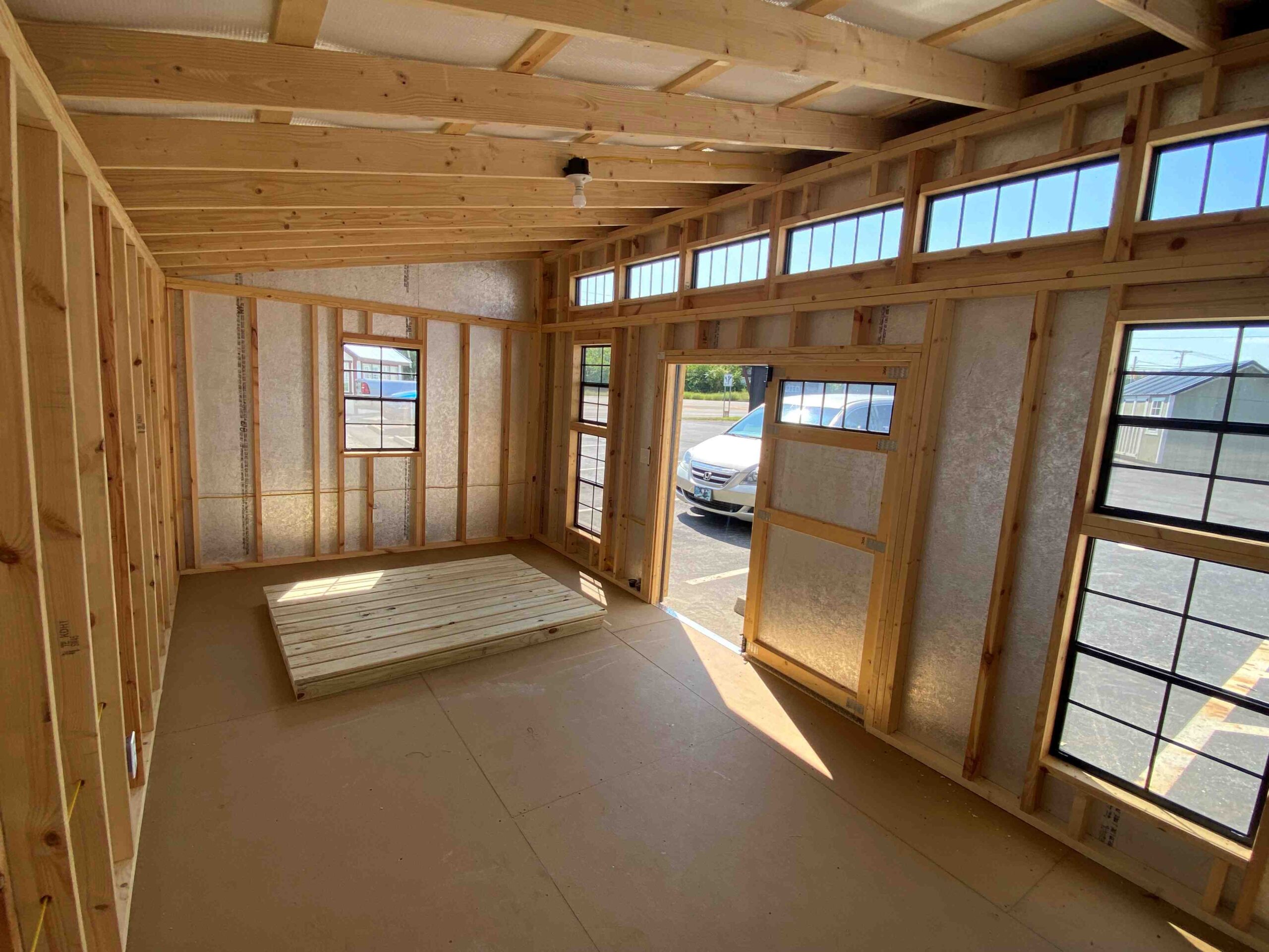Studio 10 x 20